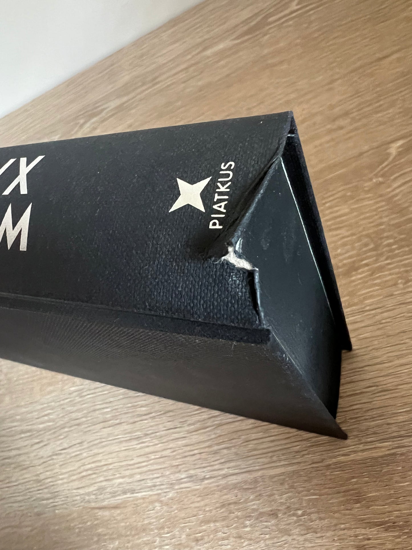 SECONDS SALE - Onyx Storm Sprayed Edge Hardback (UK edition)