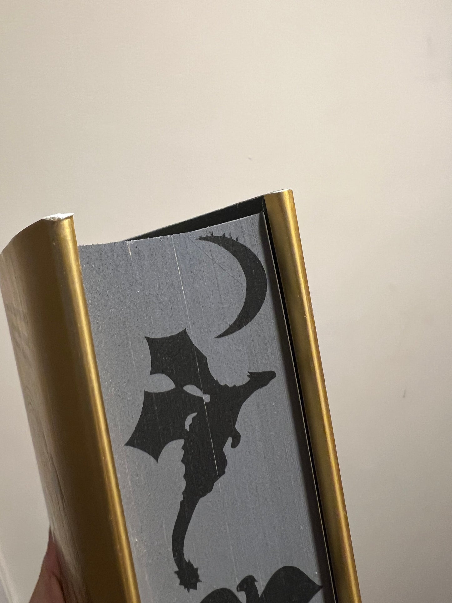 SECONDS SALE - Fourth Wing Sprayed Edge Hardback (UK edition)