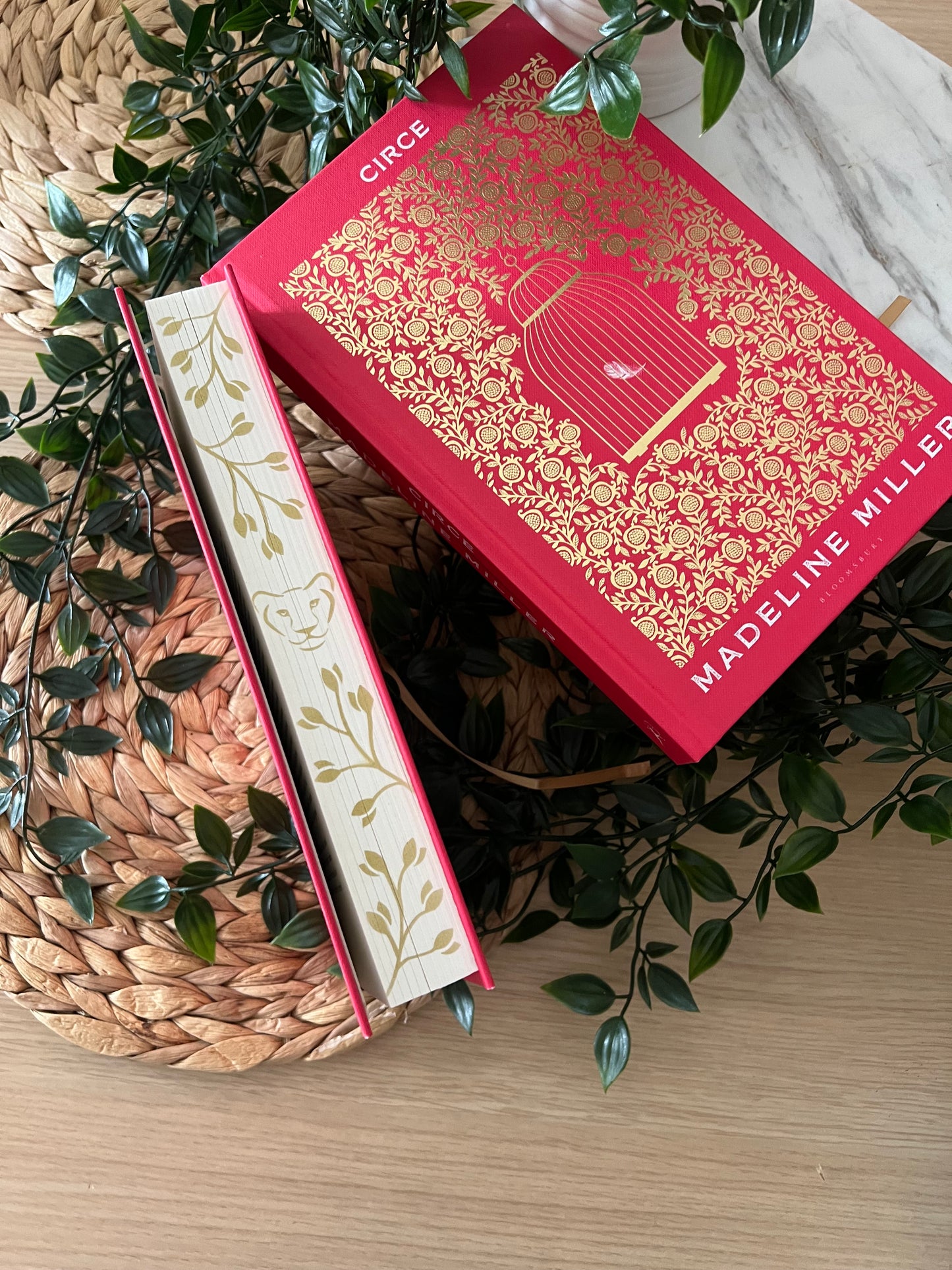 Circe Sprayed Edge Hardback (UK edition)