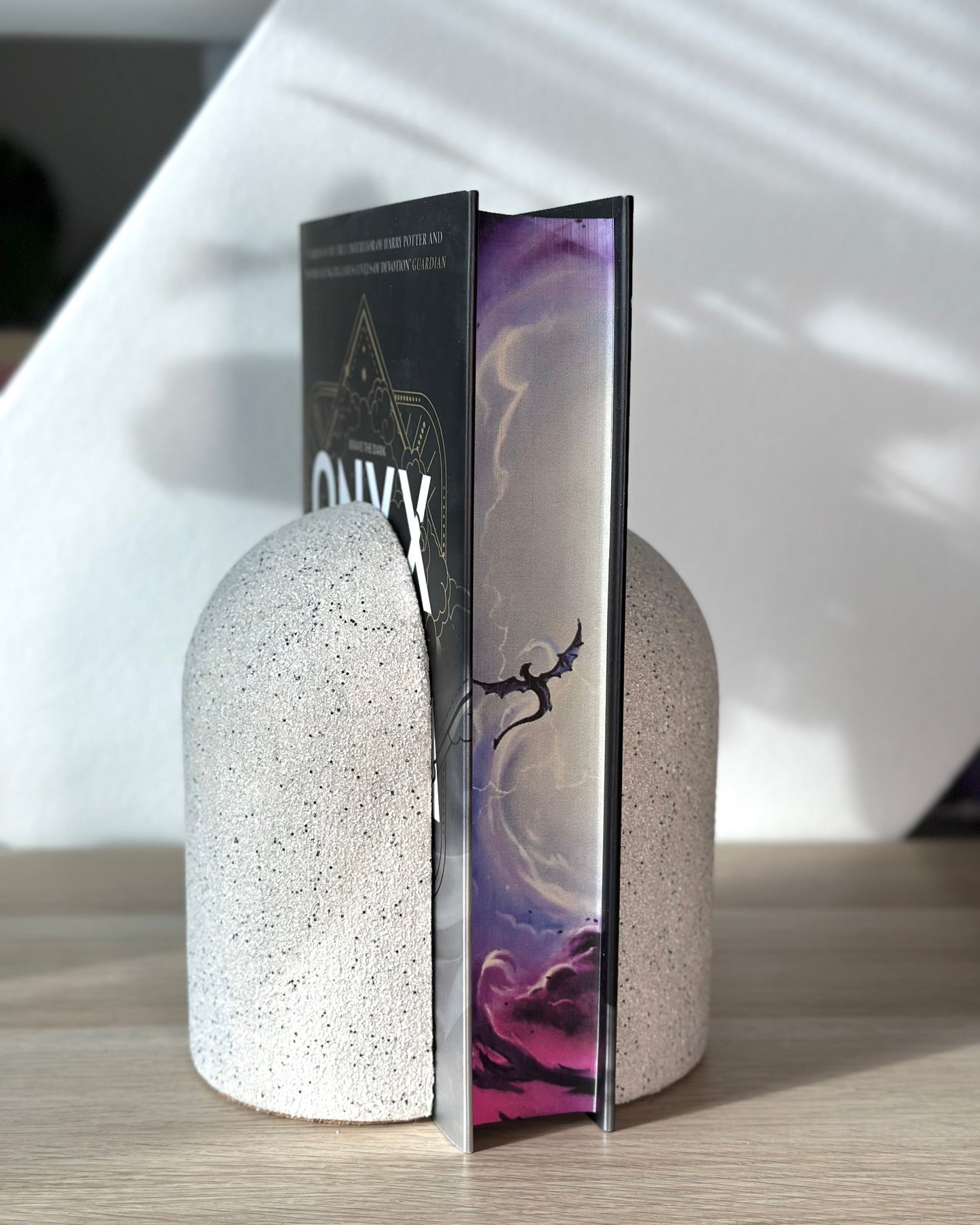 Hanna's Bookpaintings Onyx Storm Collaboration Hardback (UK edition)